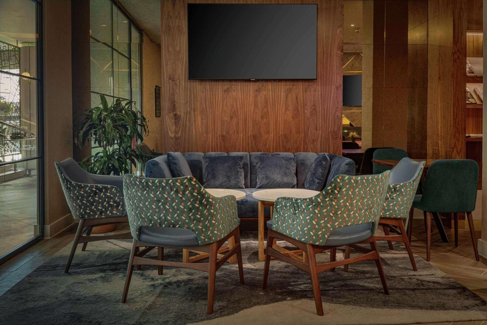 Hilton Angel Islington Hotel 4*
