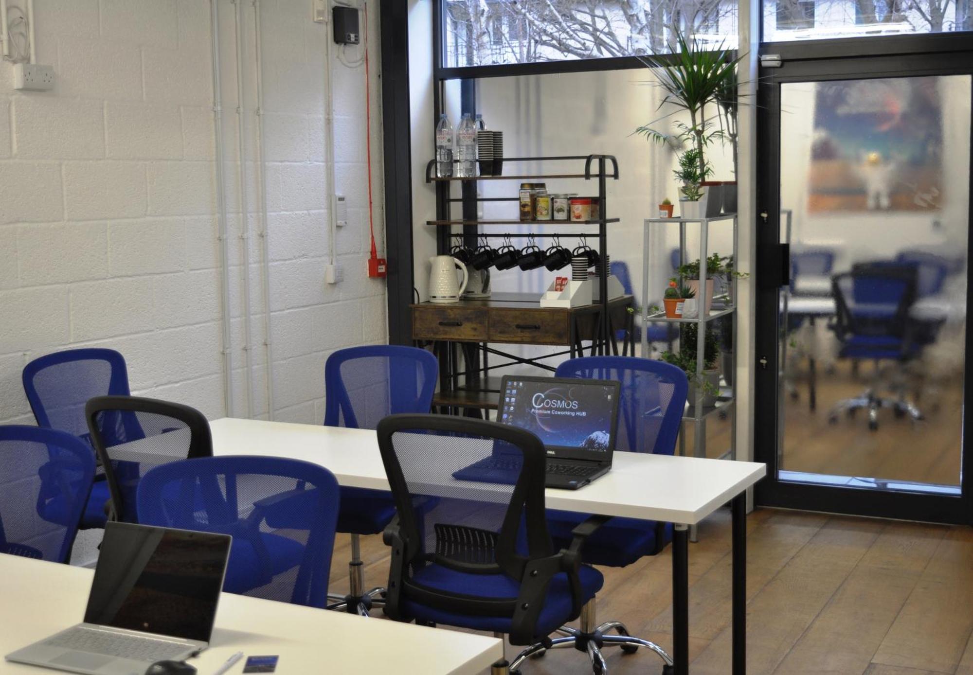 Cosmos Capsule Coworking Kapselhotel London