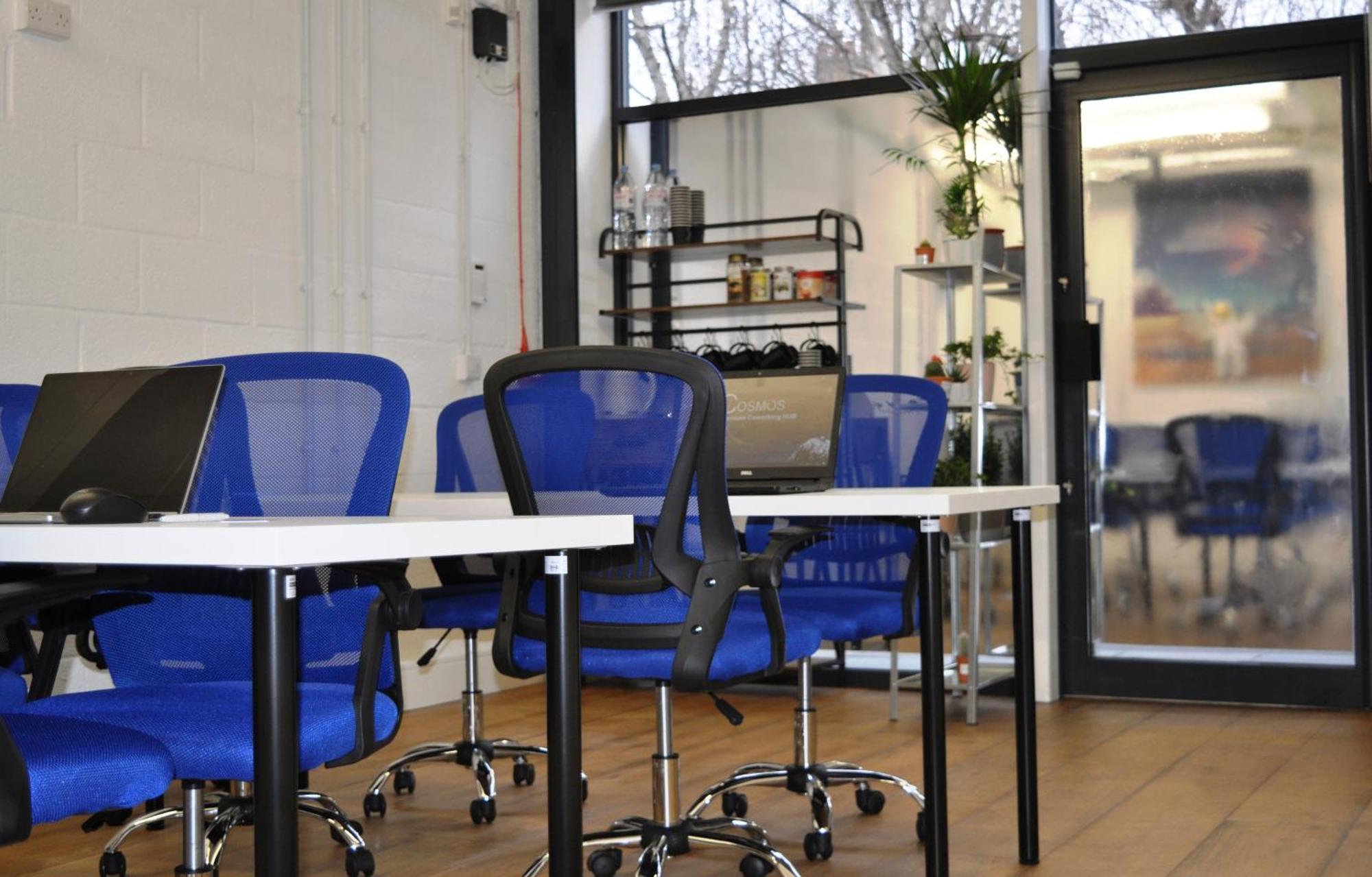 Cosmos Capsule Coworking Kapselhotel London