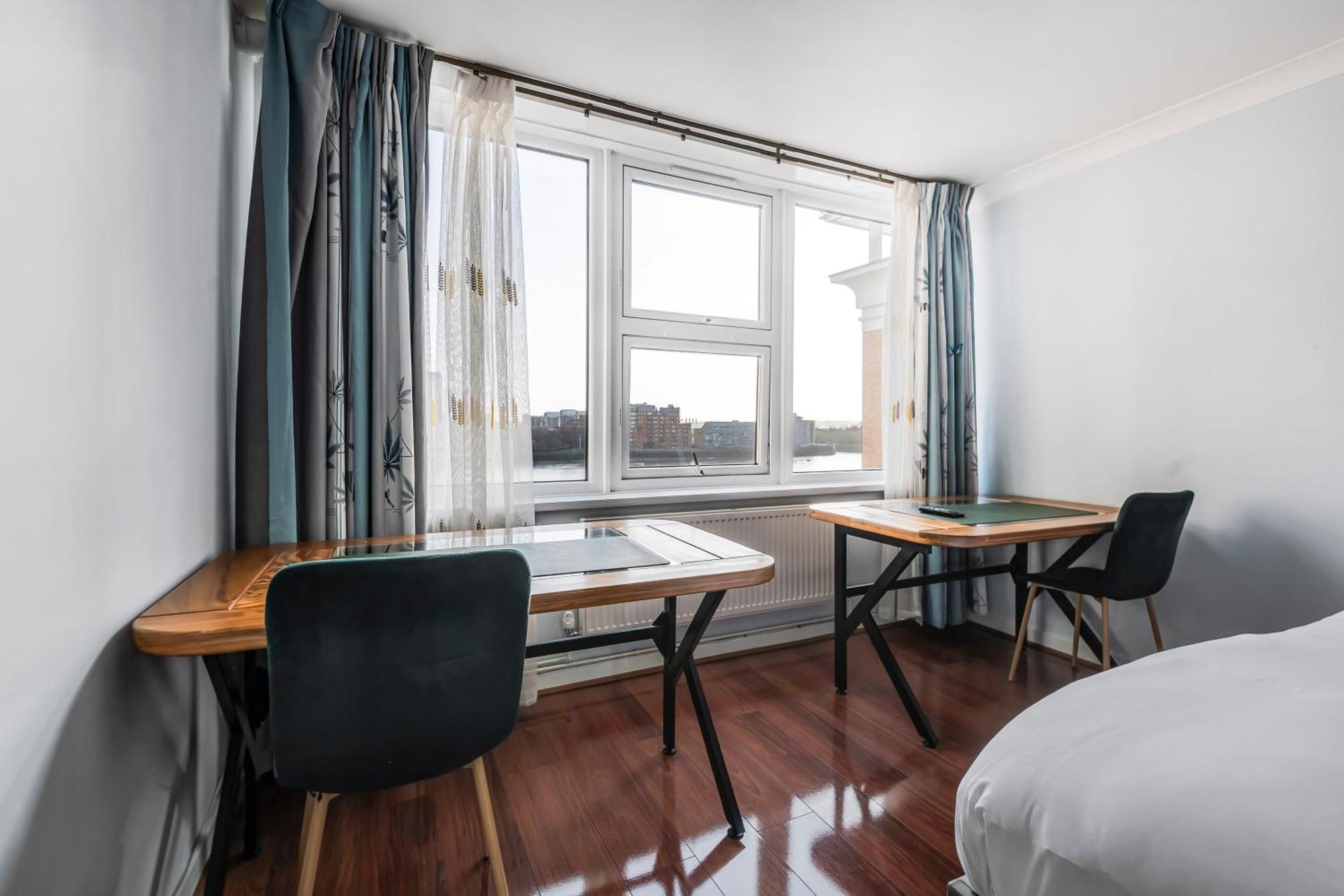 Riverside 3br With Easy Transport 20mins To Centre London