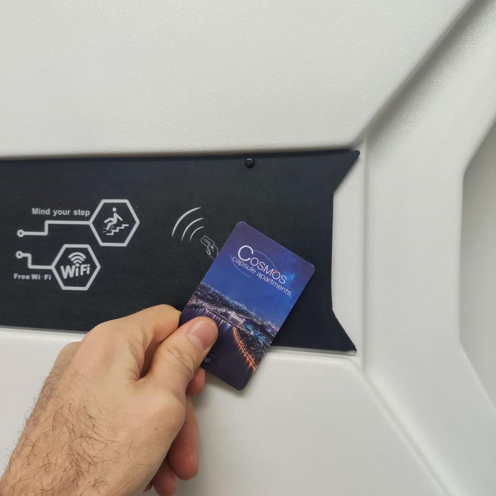 Cosmos Capsule Coworking Kapselhotel London