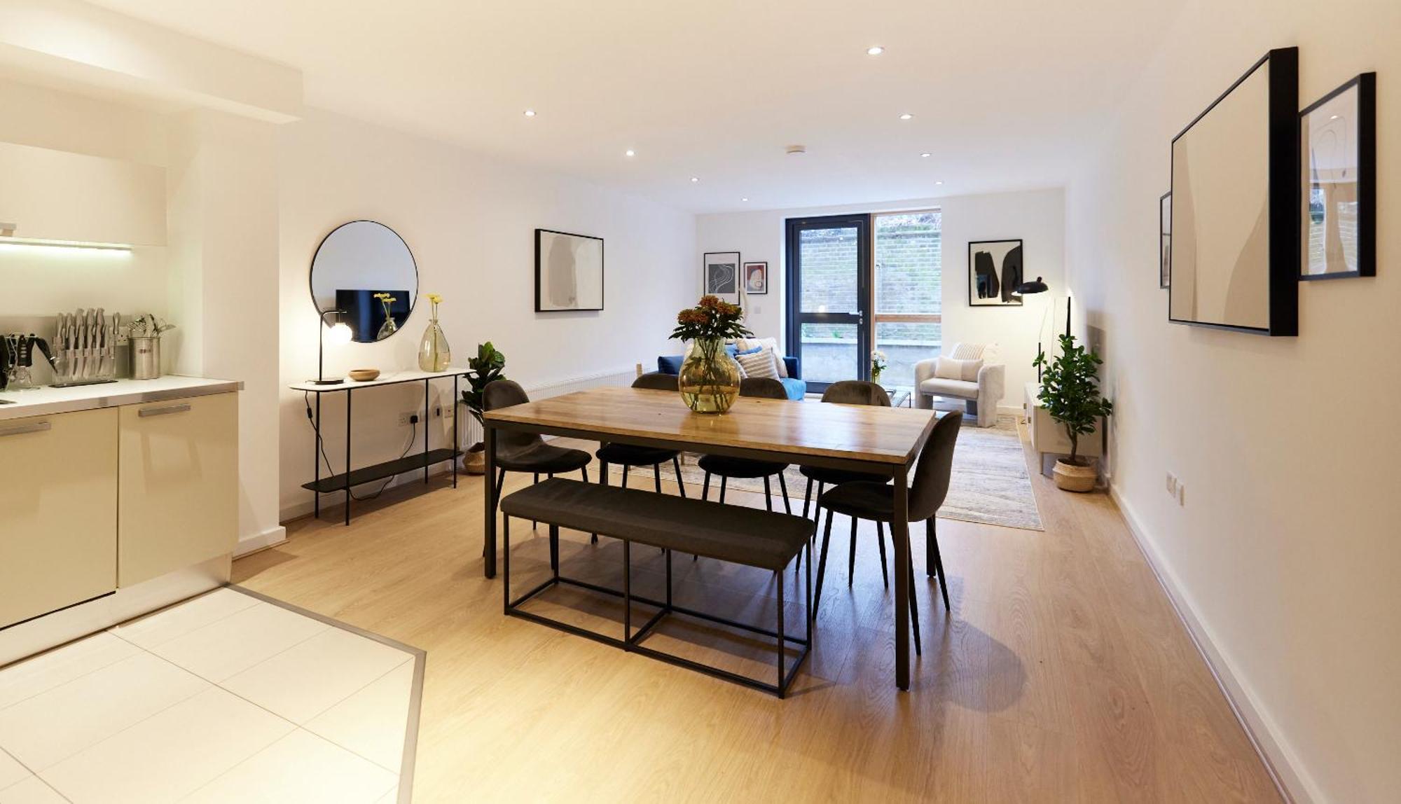 The Putney Escape - Trendy 2bdr Flat With Terrace + Parking Apartment *