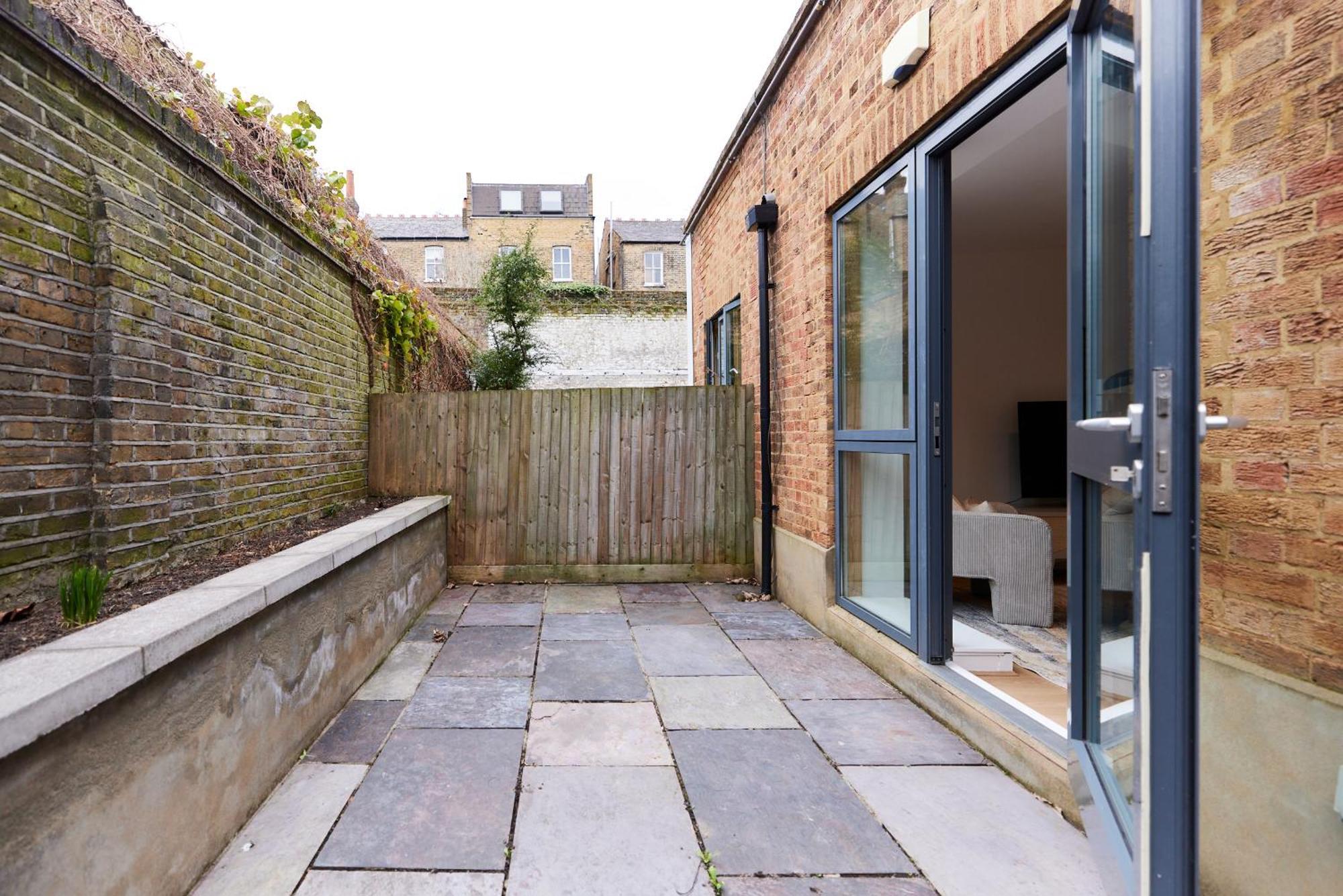 The Putney Escape - Trendy 2bdr Flat With Terrace + Parking Apartment *