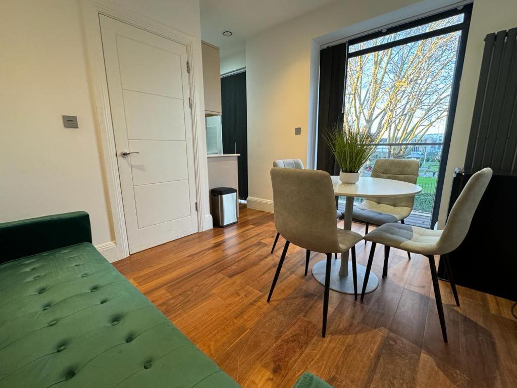 Ferienhaus 2 Bed 2 Bath Balcony View Wimbledon Tennis *