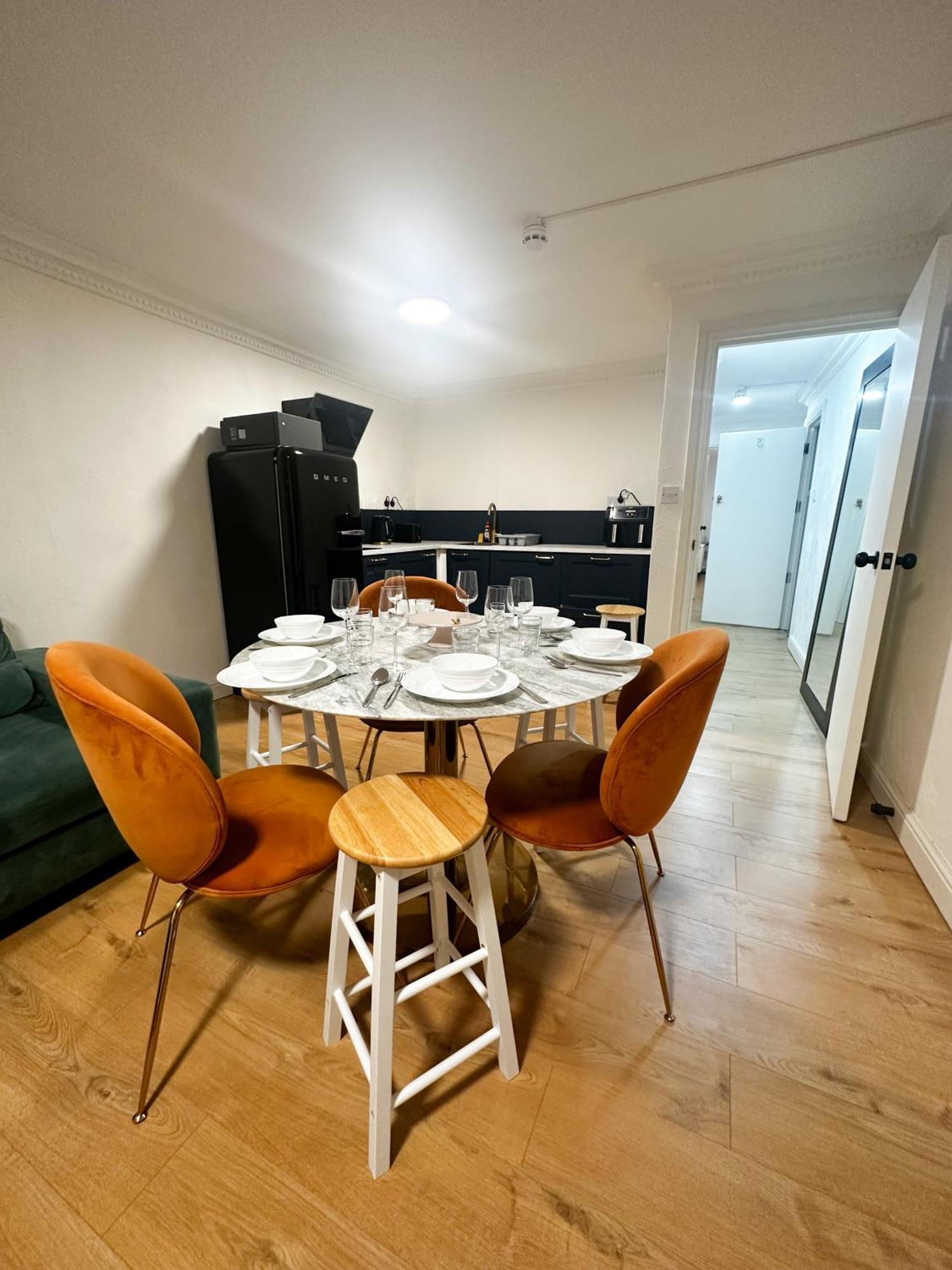 Flat 4, In Aldgate Leilighet
