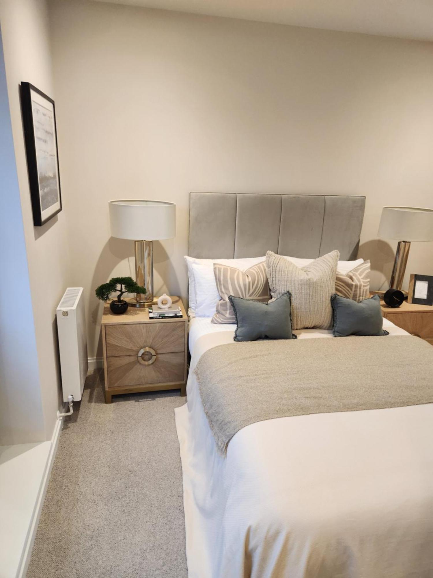 Kings Mews Elegance: City Sparrow's Premier 3-bedroom Residences Apartment *