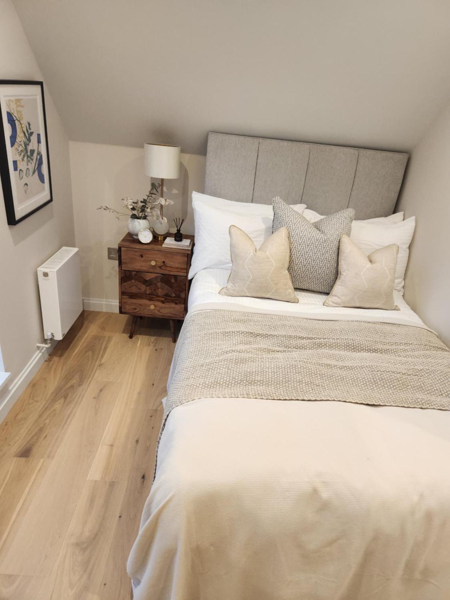 Apartment Kings Mews Elegance: City Sparrow's Premier 3-bedroom Residences London