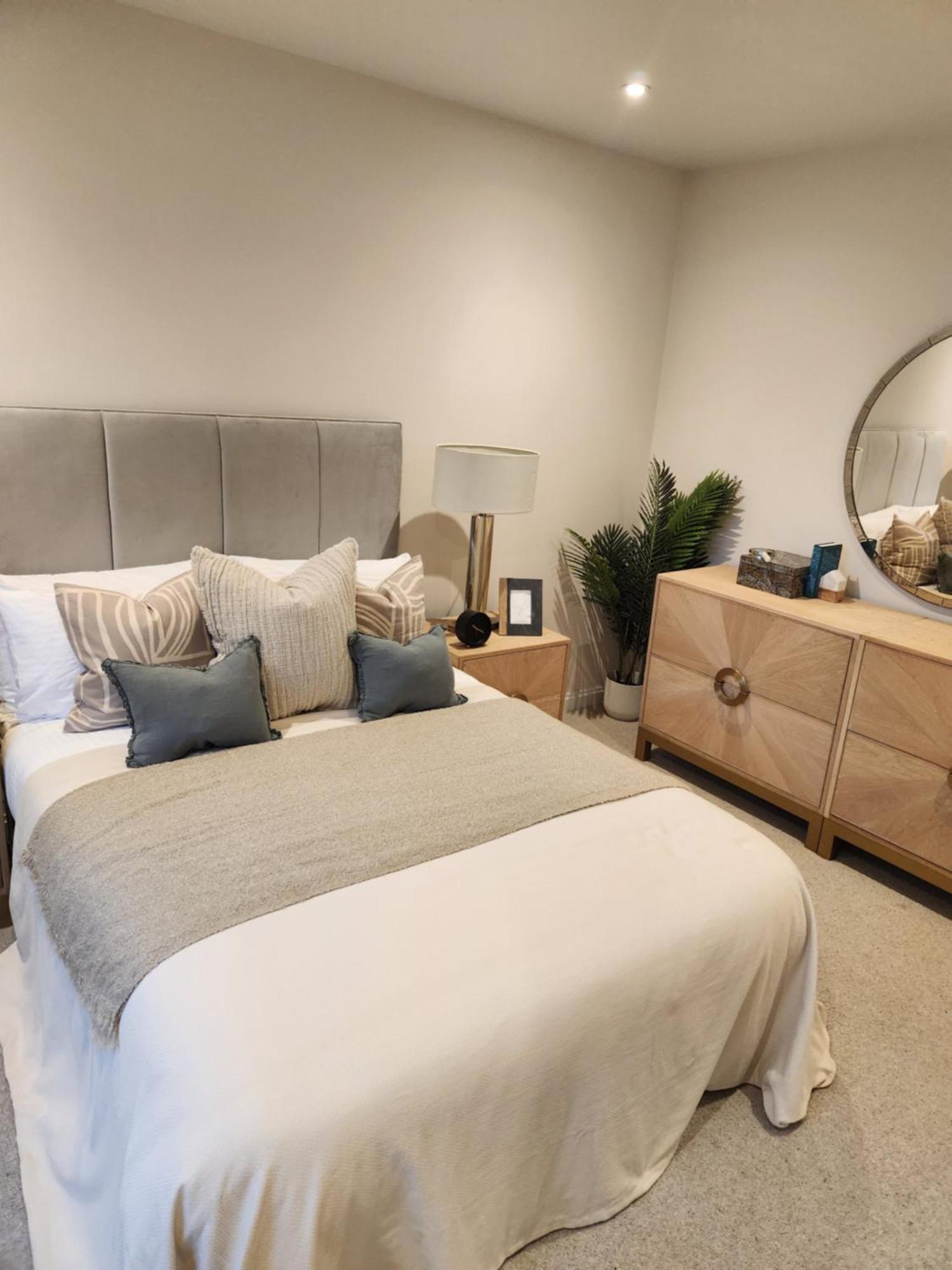 Kings Mews Elegance: City Sparrow's Premier 3-bedroom Residences Apartment