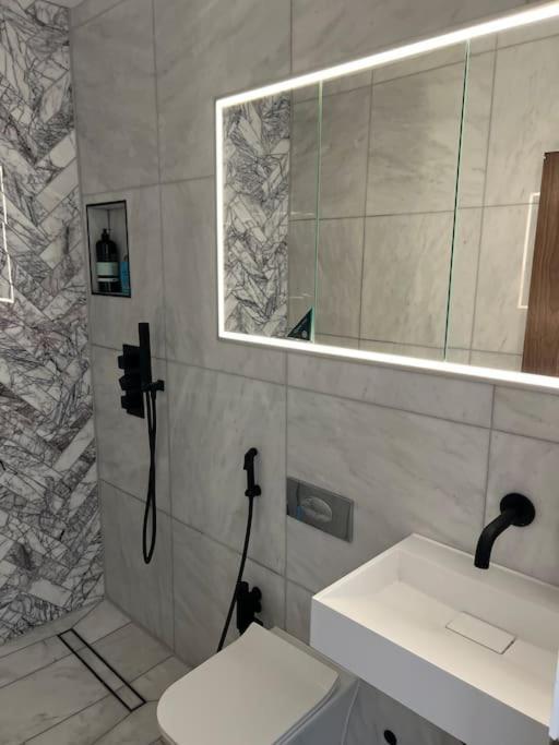 Central London Apartment London