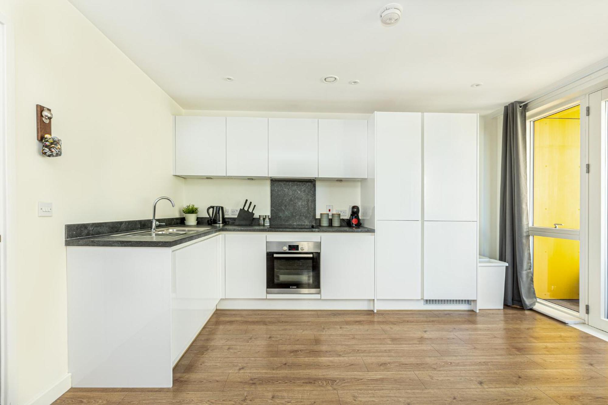 Modern New 2br Flat Wbalcony In Peaceful Brixton * Londres