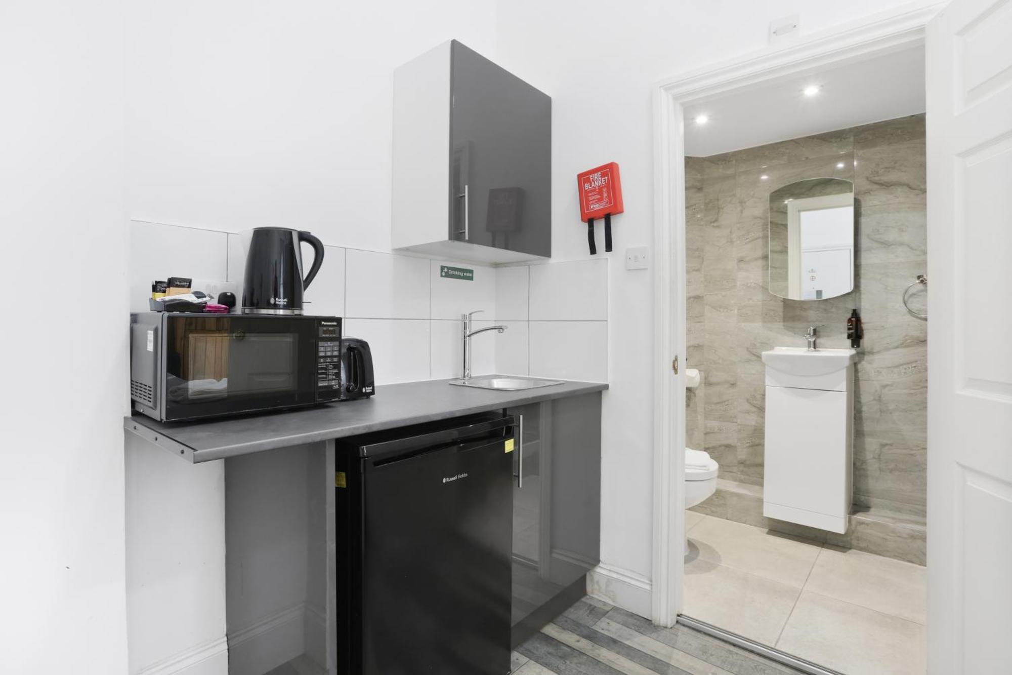 Beiroom Hyde Park Apartment London
