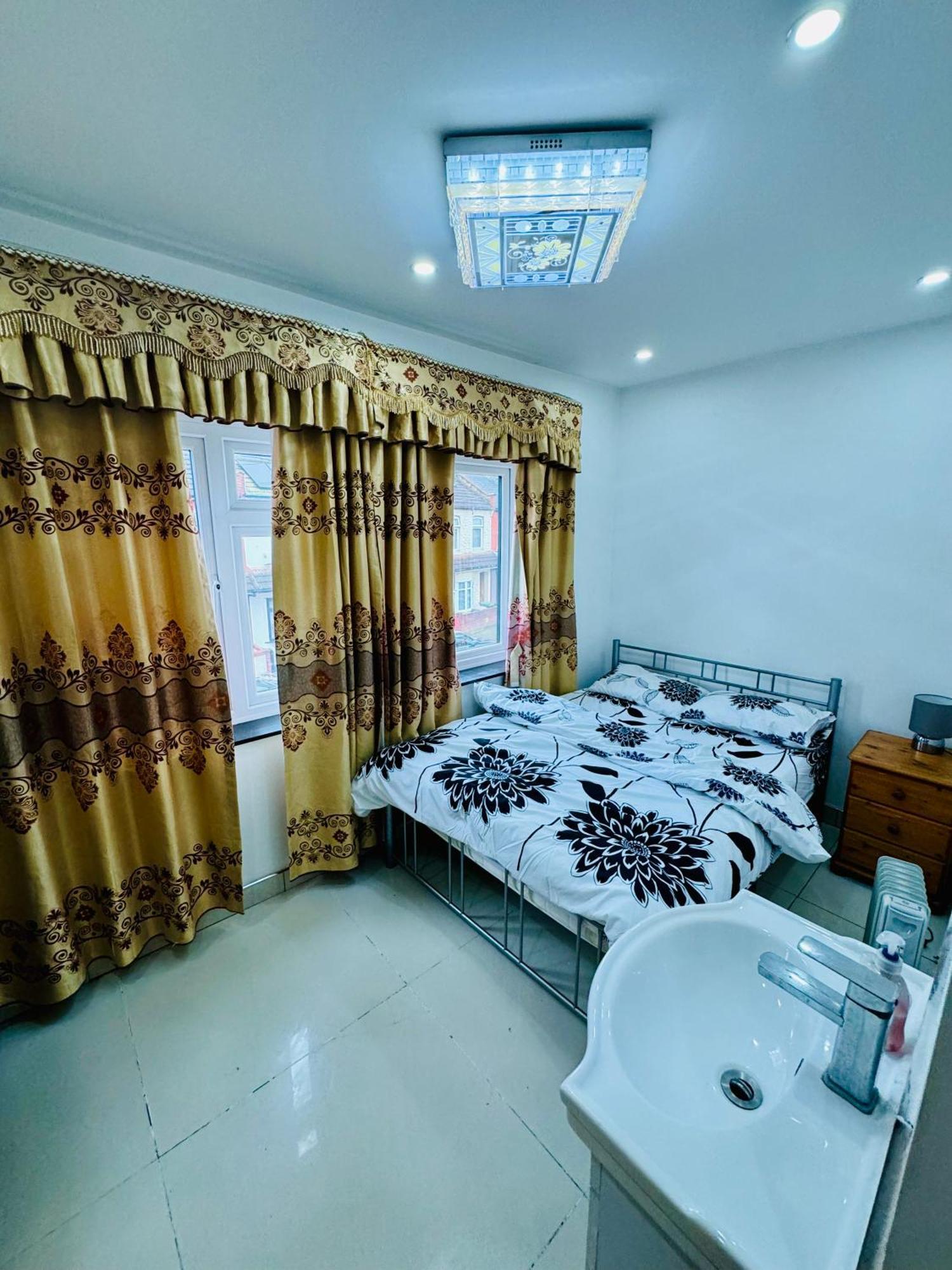 Bed & Breakfast The Great Falcon London