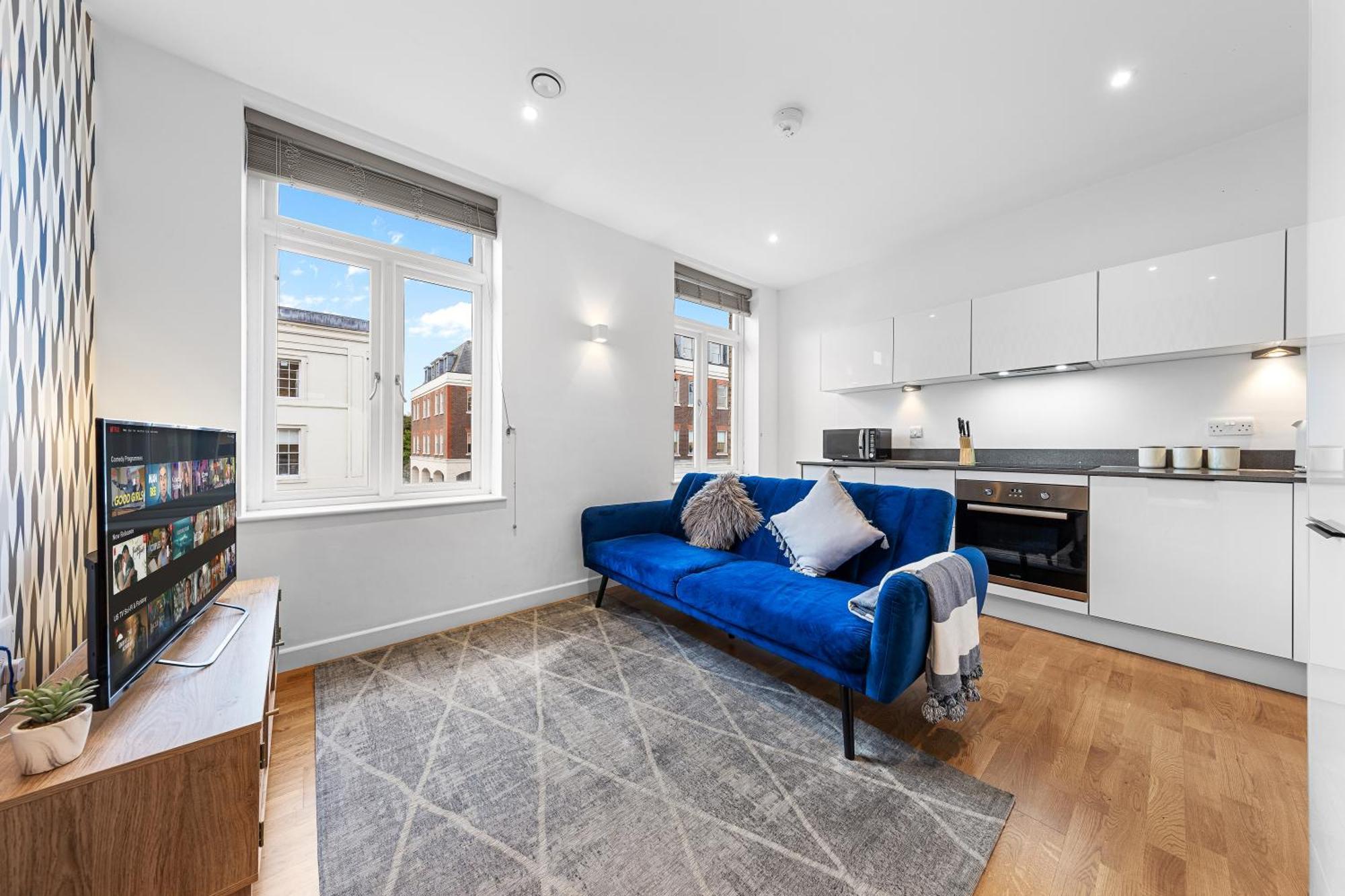 Modern One Bedroom Flat - Near Heathrow, Windsor Castle, Thorpe Park - Staines Tw18 Apartamento Londres