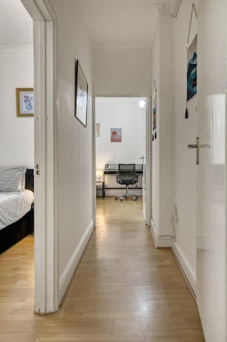 Apartment Cosy 2br Retreat Near Paddington Station *