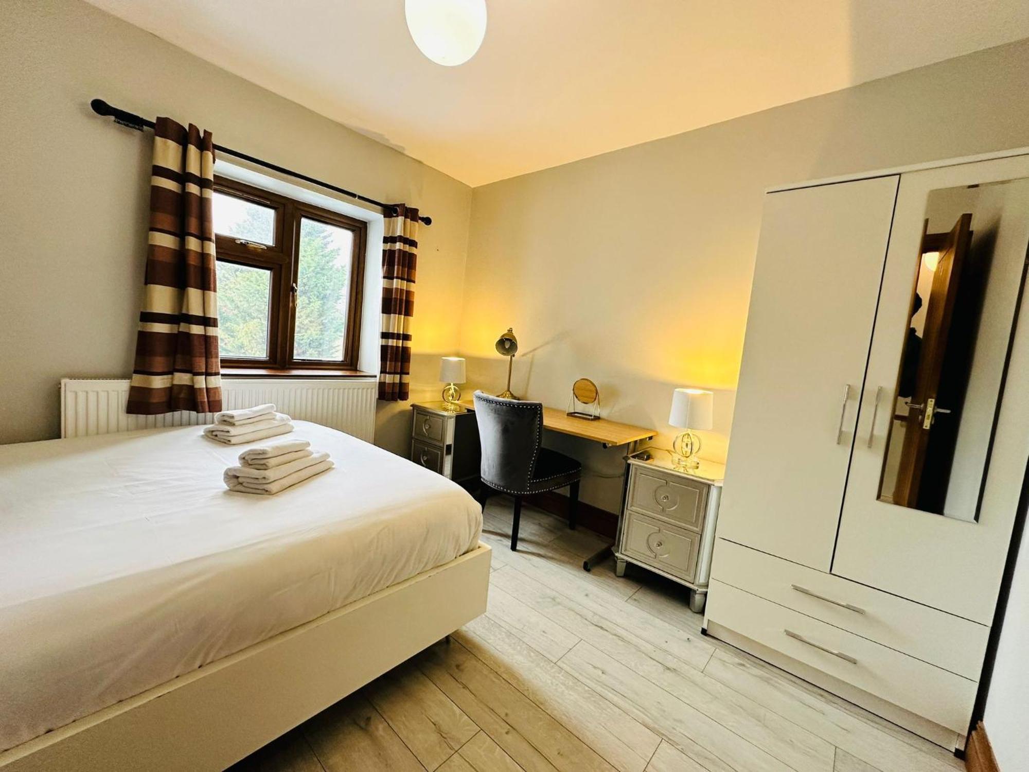 Apartment Spacious 6 Bed In Wembly, *