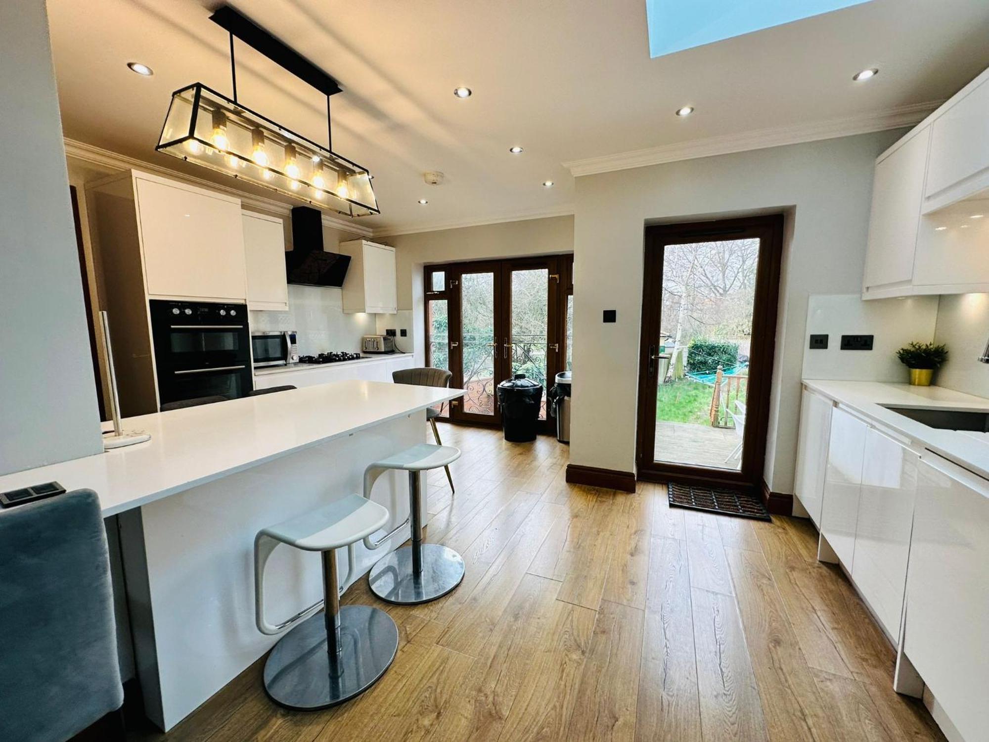 Apartment Spacious 6 Bed In Wembly,