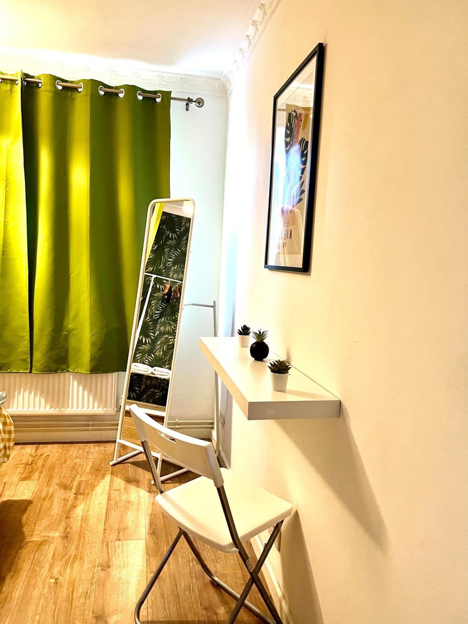 Cosy 4 Bedrooms Apartment