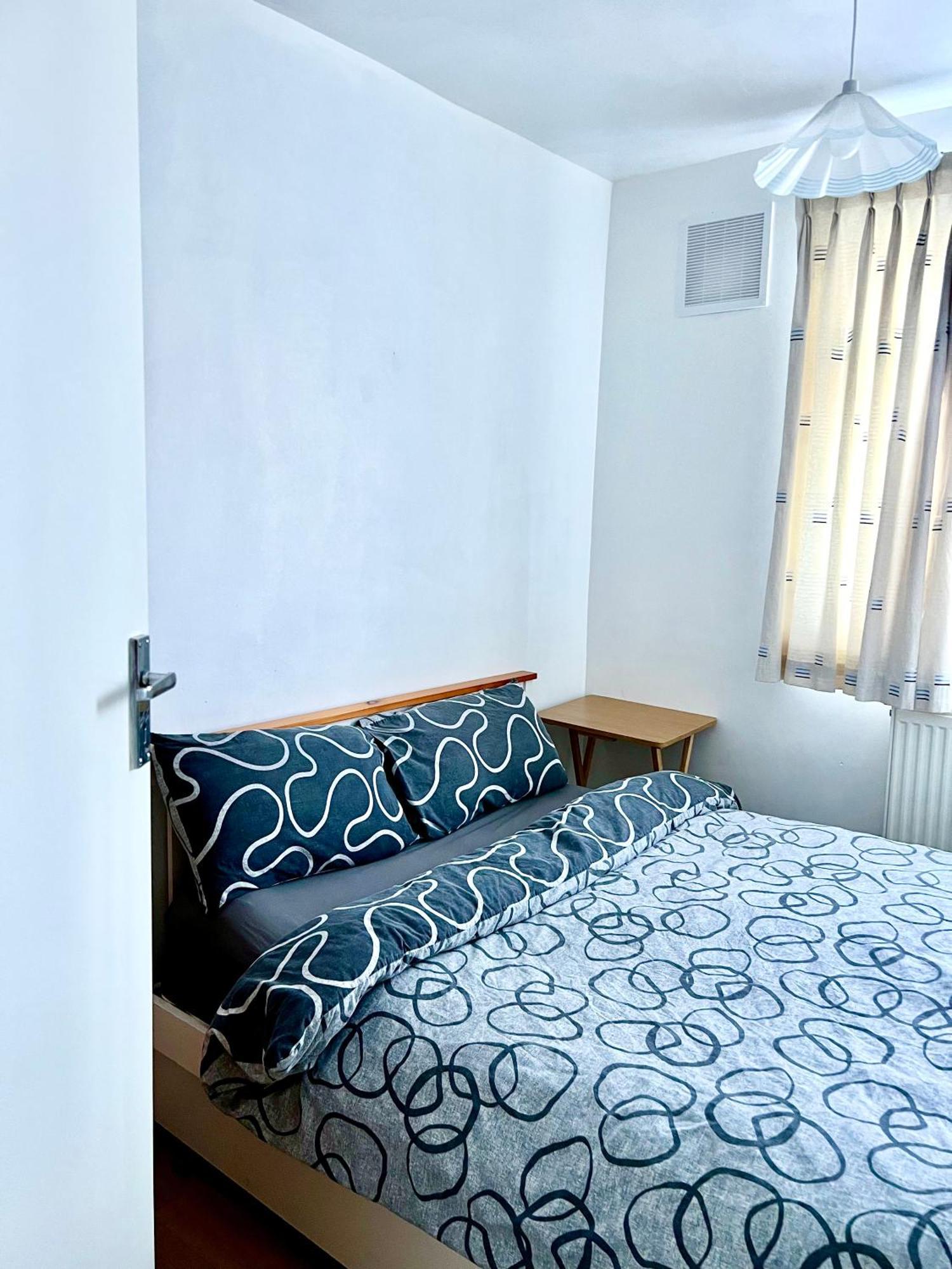 Cosy 4 Bedrooms * London