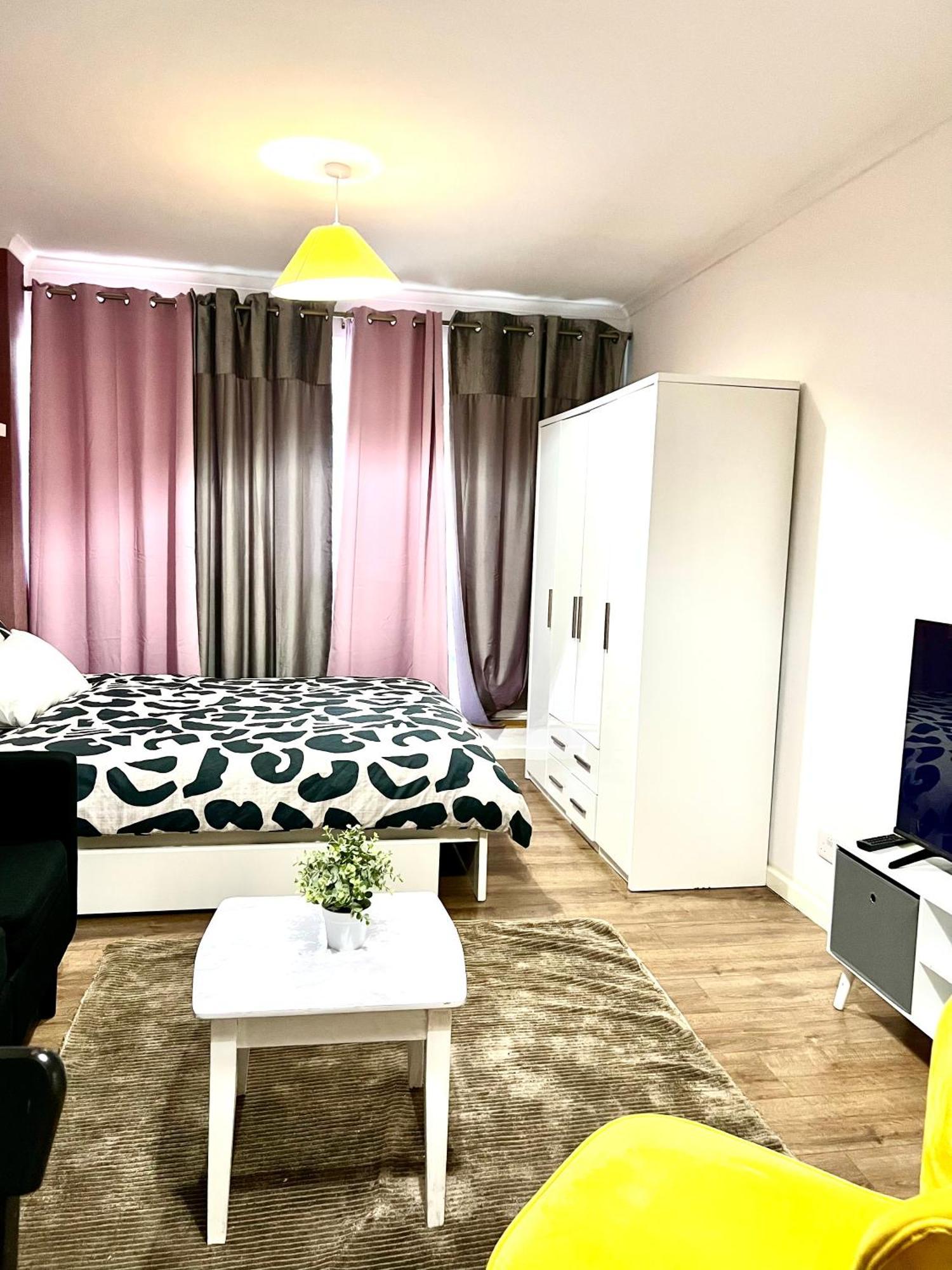 Apartment Cosy 4 Bedrooms London