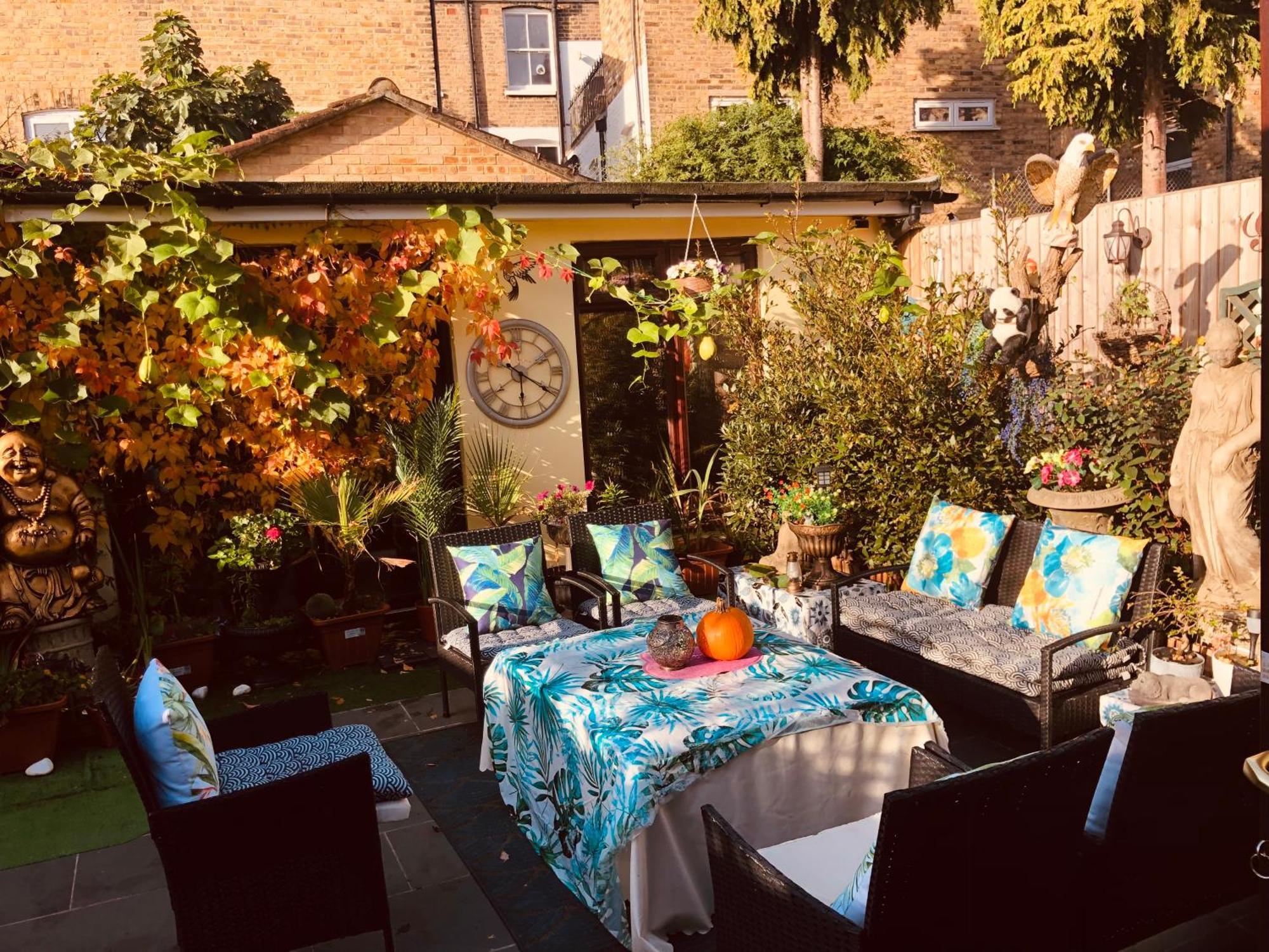 Cheerful 4 Bedroom House With Garden Free Parking * London
