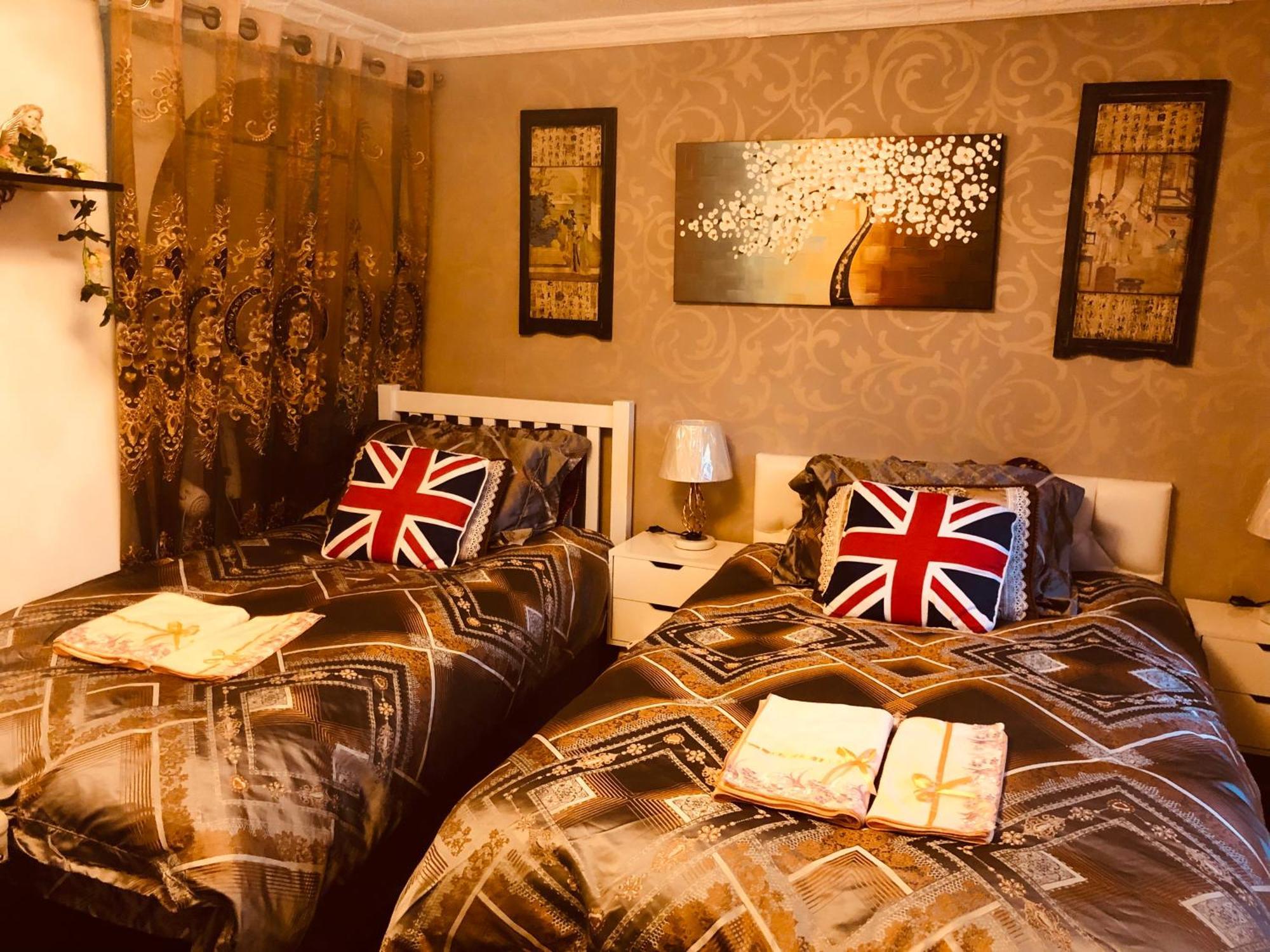 Cheerful 4 Bedroom House With Garden Free Parking * London