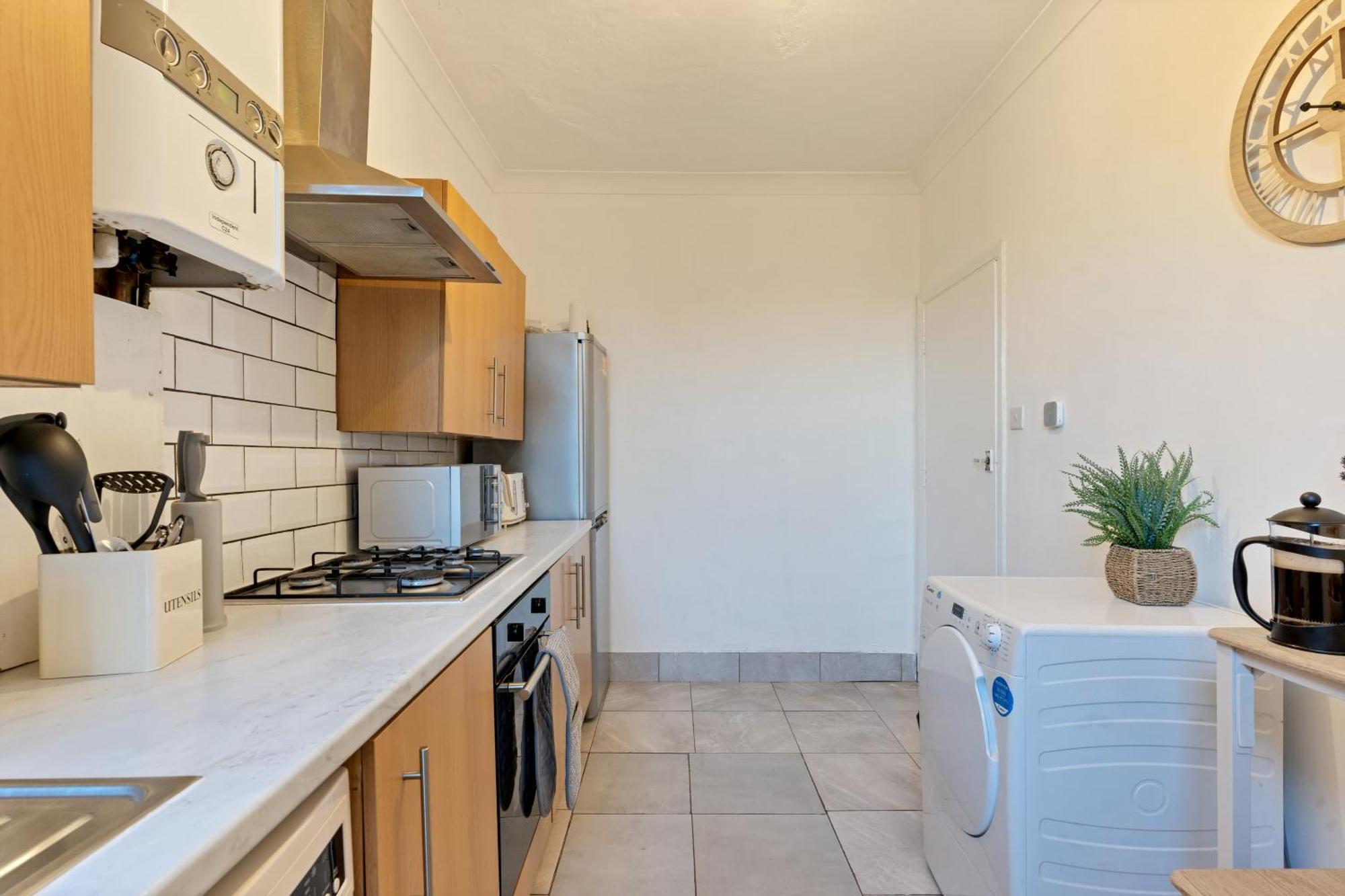 Apartment Stylish 2 Bed Near *