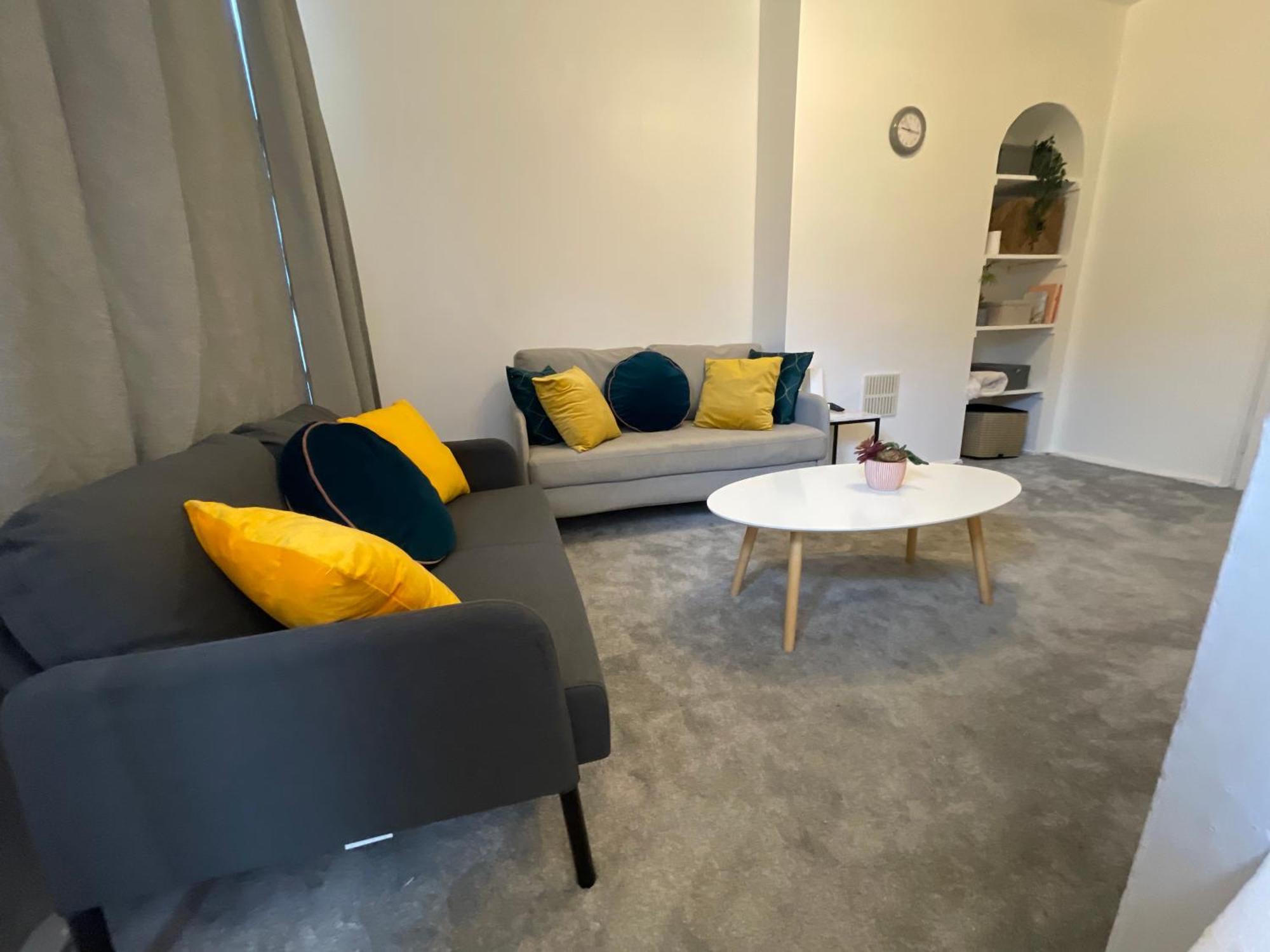 Tooting - Cosy 2 Bedroom House With Garden, 5 Mins Walk To Tube Station Londen