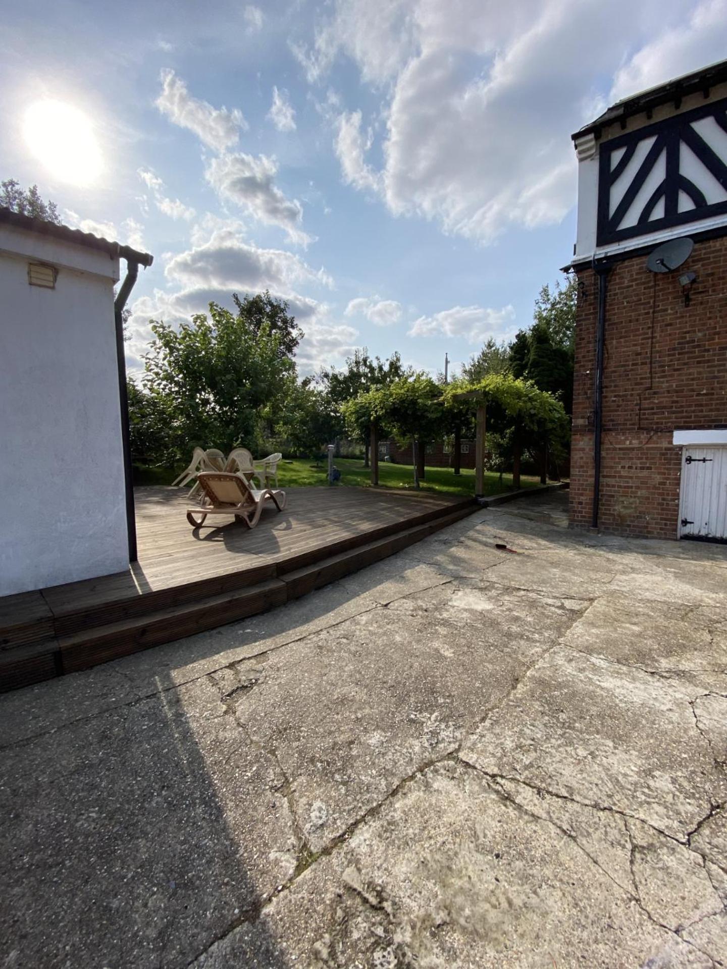 Idyllic In Jubilee Park Holiday home London