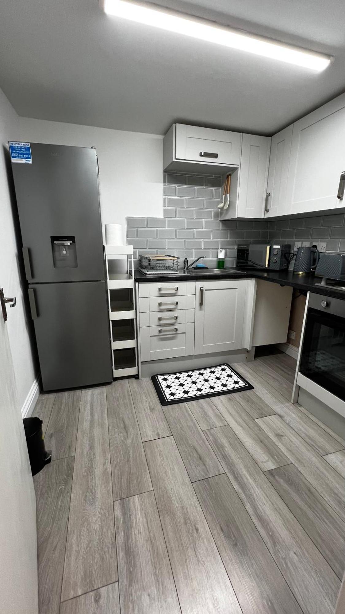Apartment Charming Bedroom Flat London