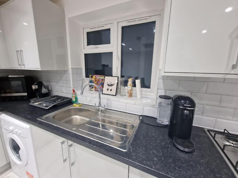Modern Flat On Lea Bridge Road. * London