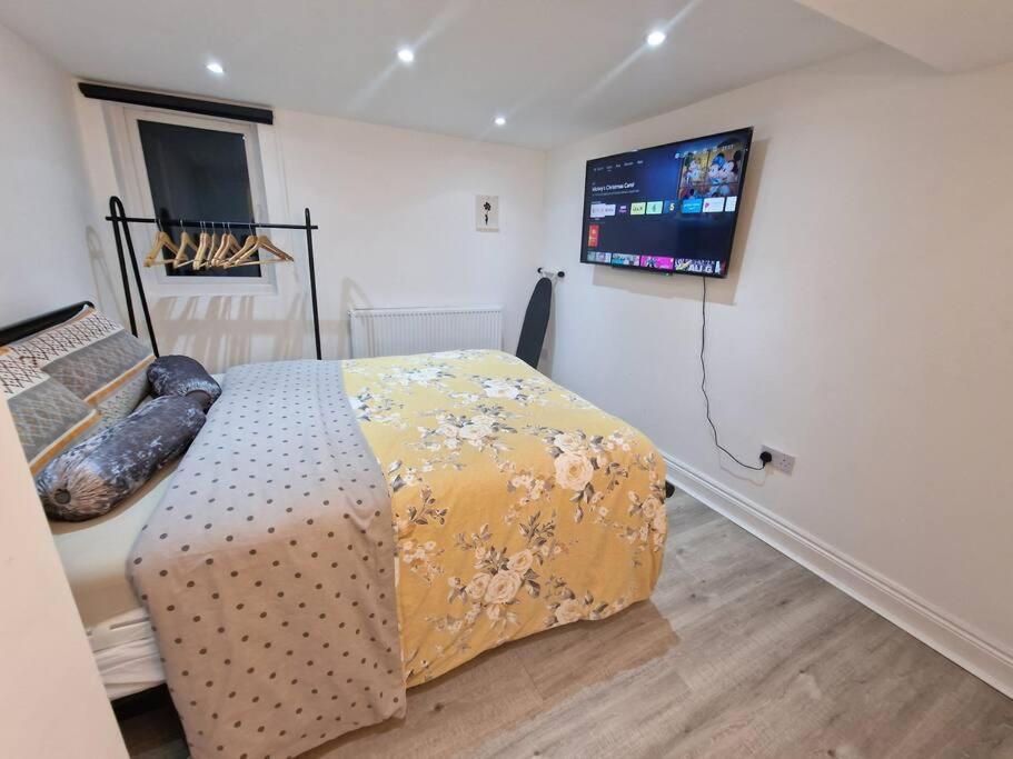 Modern Flat On Lea Bridge Road.