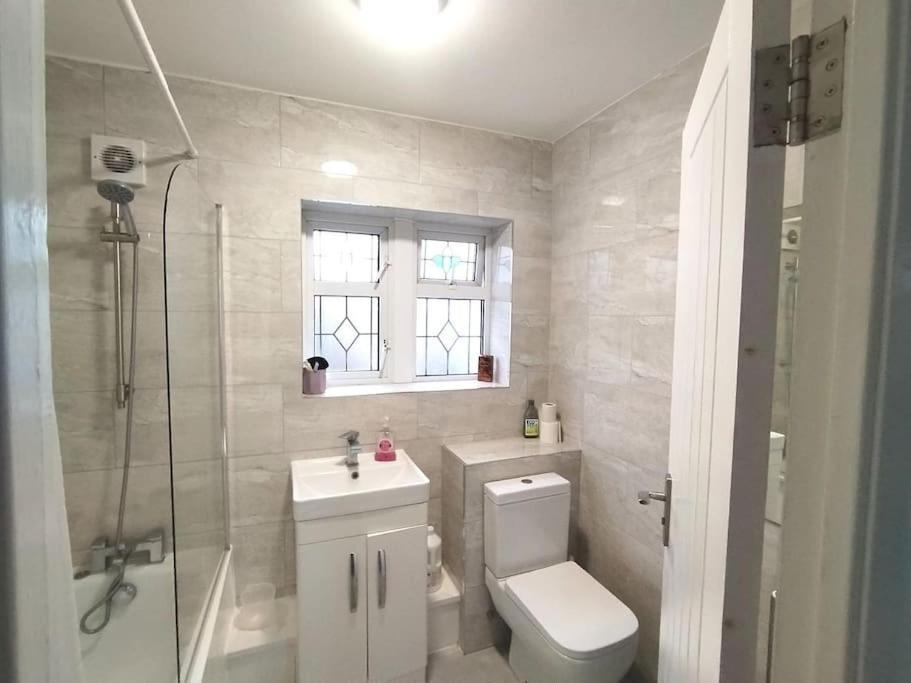 Ferienhaus Cosy Near E1 London
