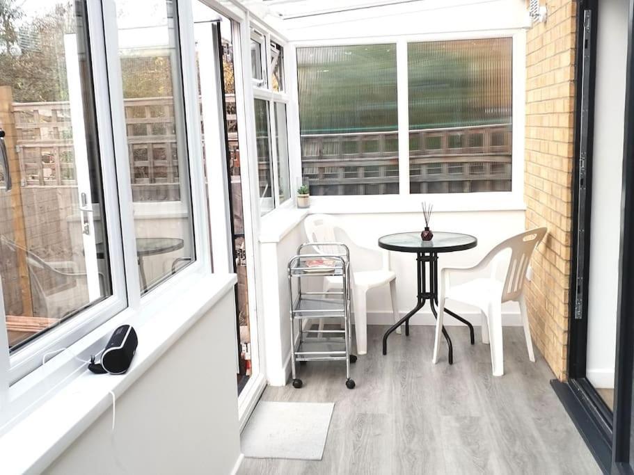 Ferienhaus Cosy Near E1 London