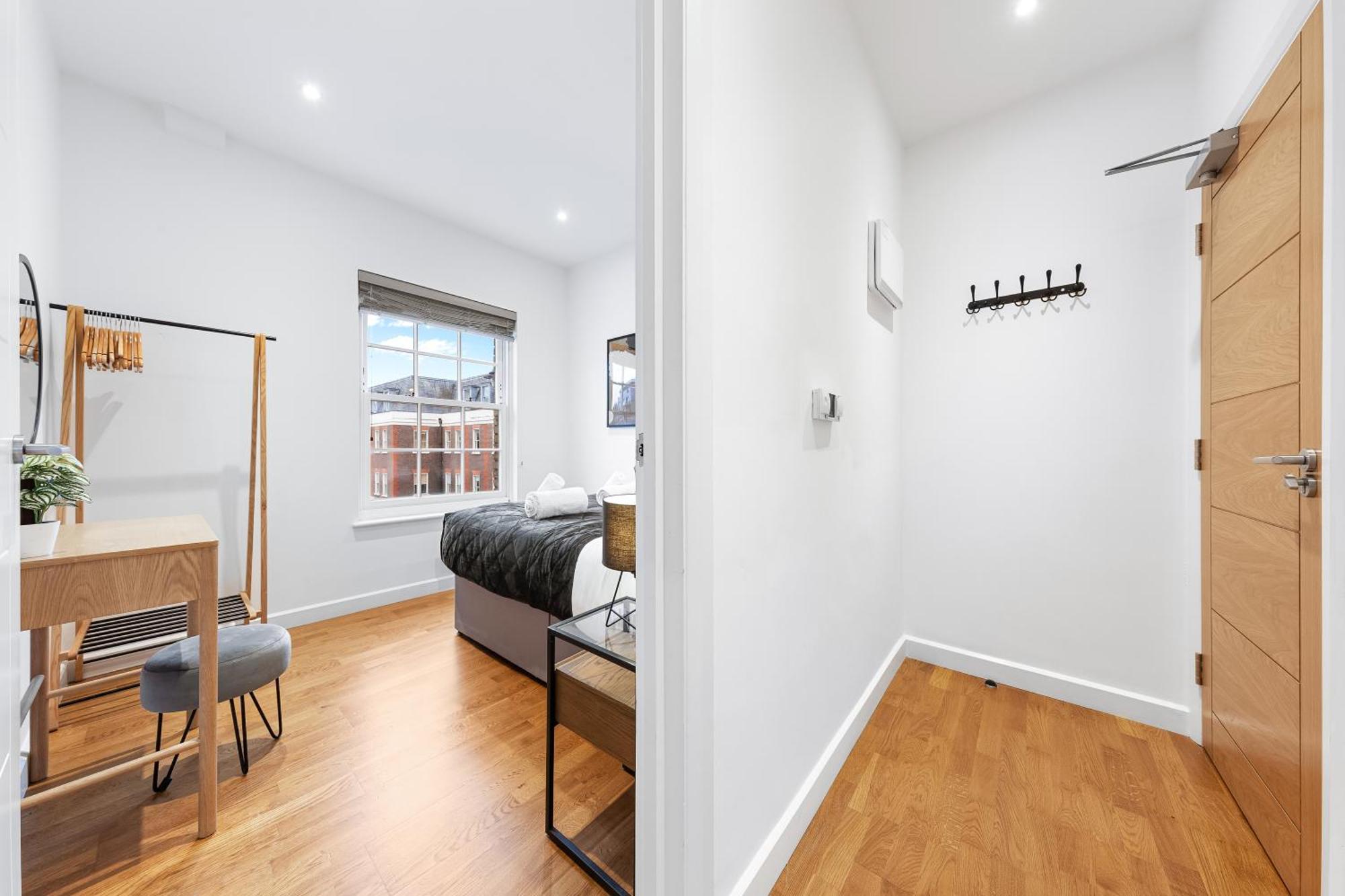 Modern One Bedroom Flat - Near Heathrow, Windsor Castle, Thorpe Park - Staines Tw18 * London