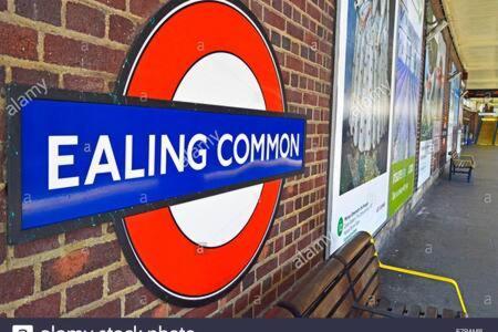 Apartamento Modern Ealing With Large Private Patio Londres