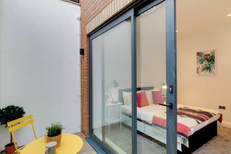 Modern Ealing With Large Private Patio Apartamento