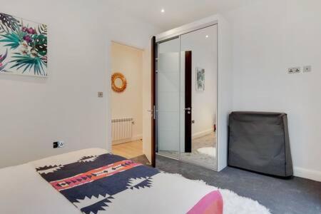 Apartamento Modern Ealing With Large Private Patio