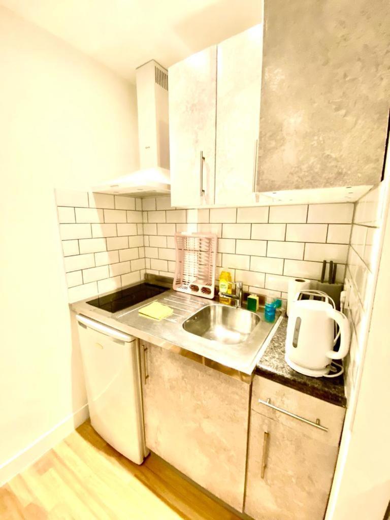 Apartment One Bedroom Queen's Park In
