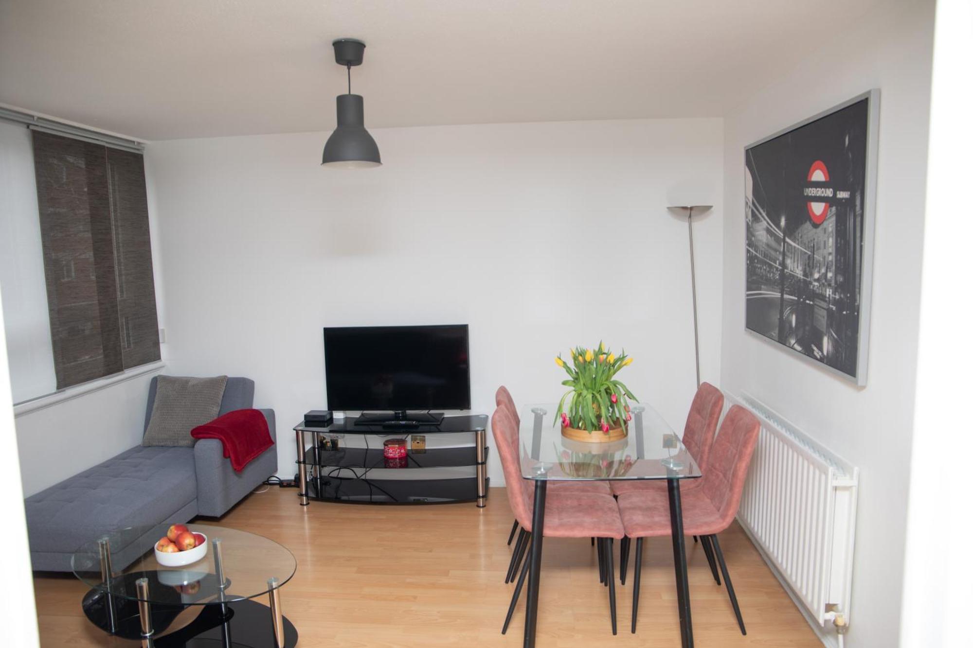 Bright And Spacious One Bedroom Apparment, Free Parking Leilighet *