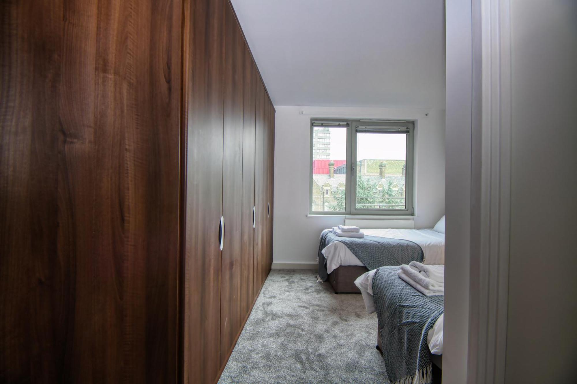 2 Bed Flat In Islington Apartment