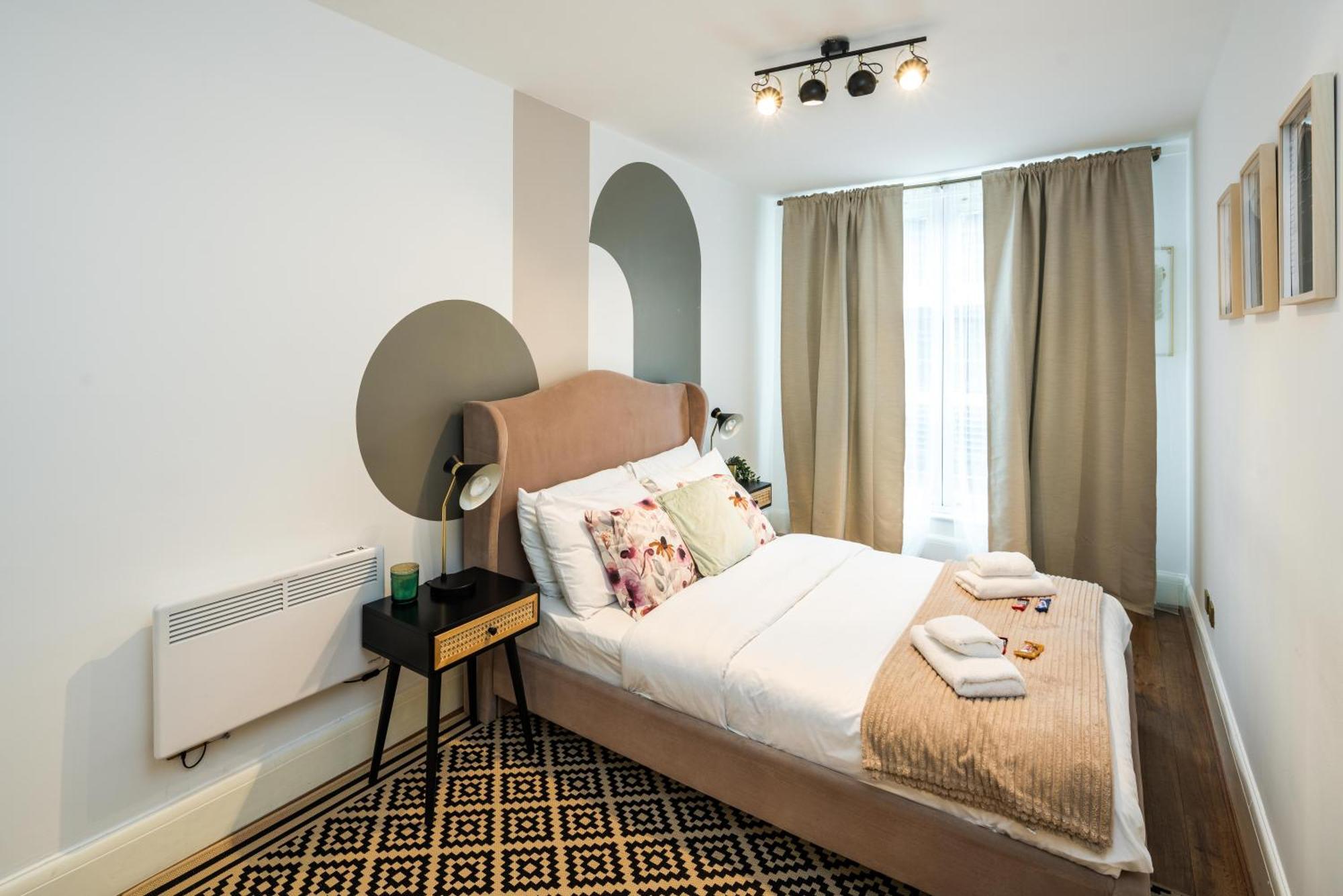 Apartment Charming Spacious 2br Flat Near Station Parking