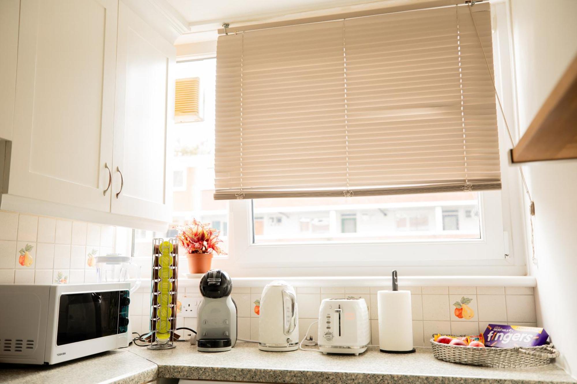 Bright And Spacious One Bedroom Apparment, Free Parking Leilighet *
