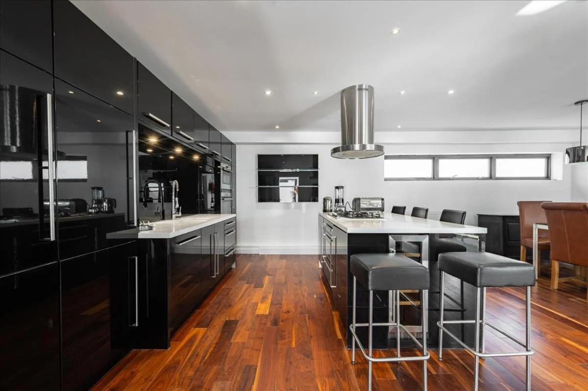 Sandmere Road By Capital Feriehus London