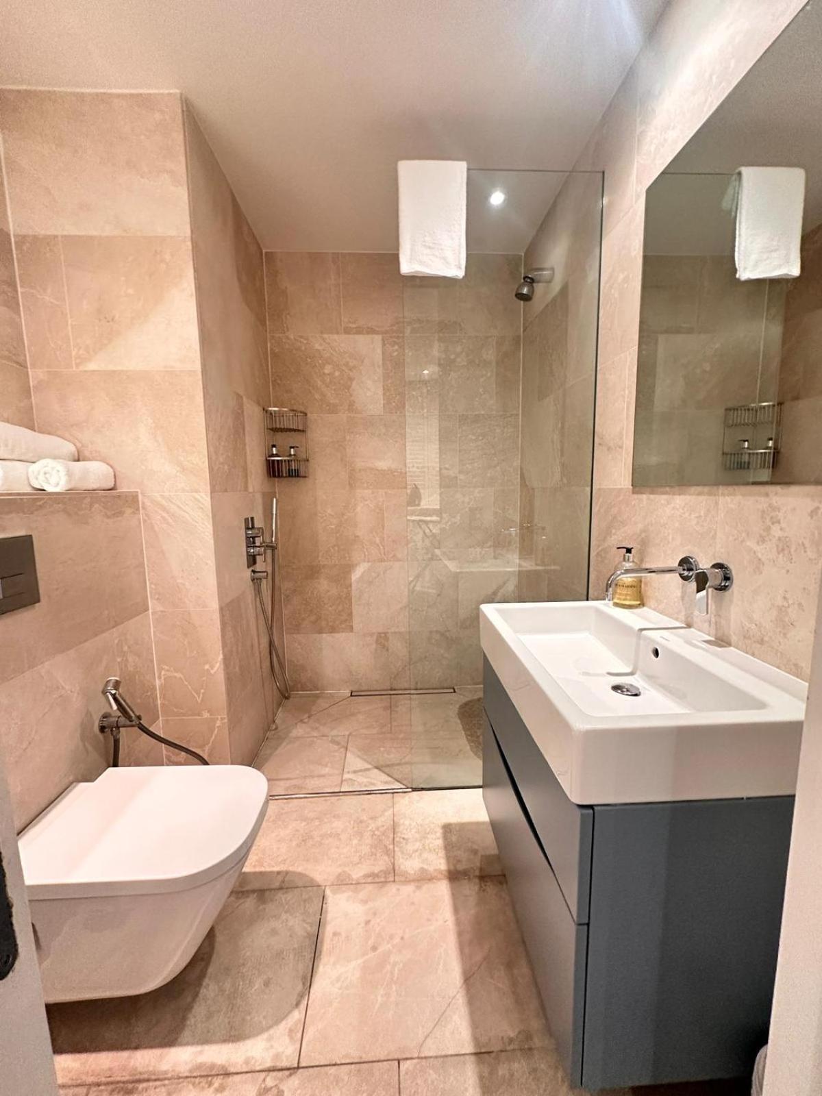 Spacious Flat - 2bhk Appartement Londen