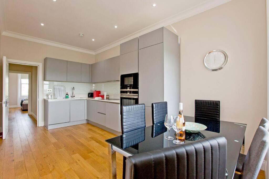 Leilighet F7 Large 2bed Kensington London