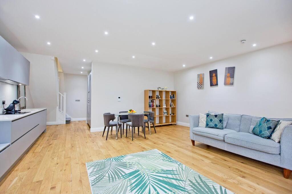 Apartment F1 Outstanding 1 Bed Duplex *