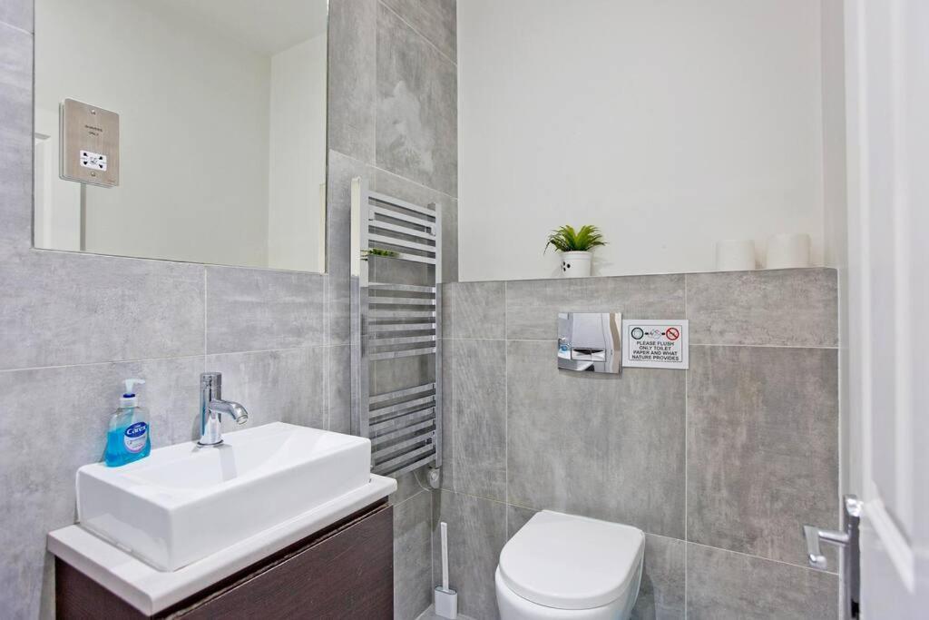 F1 Outstanding 1 Bed Duplex Leilighet London