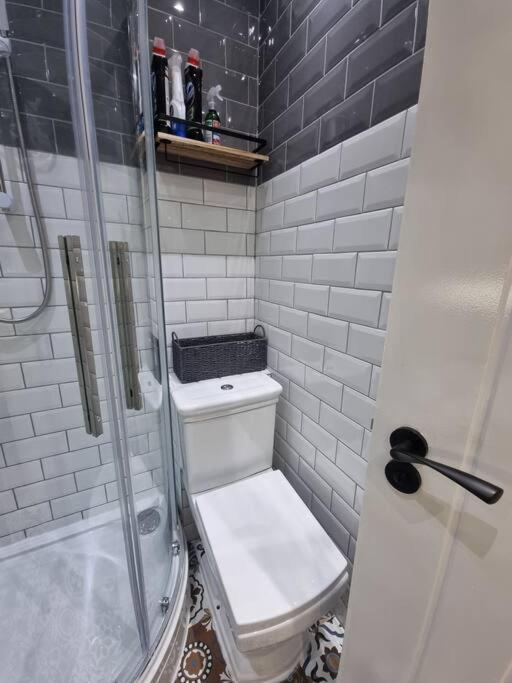 Apartment 2 Bedroom Near Station