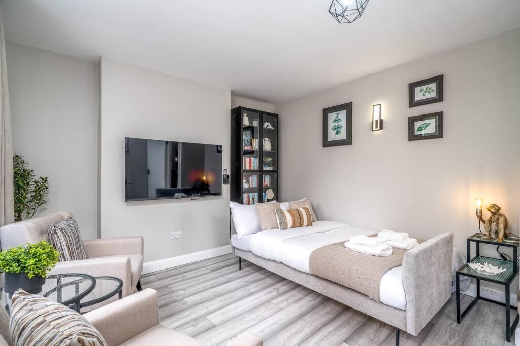 Large Stylish Leilighet London