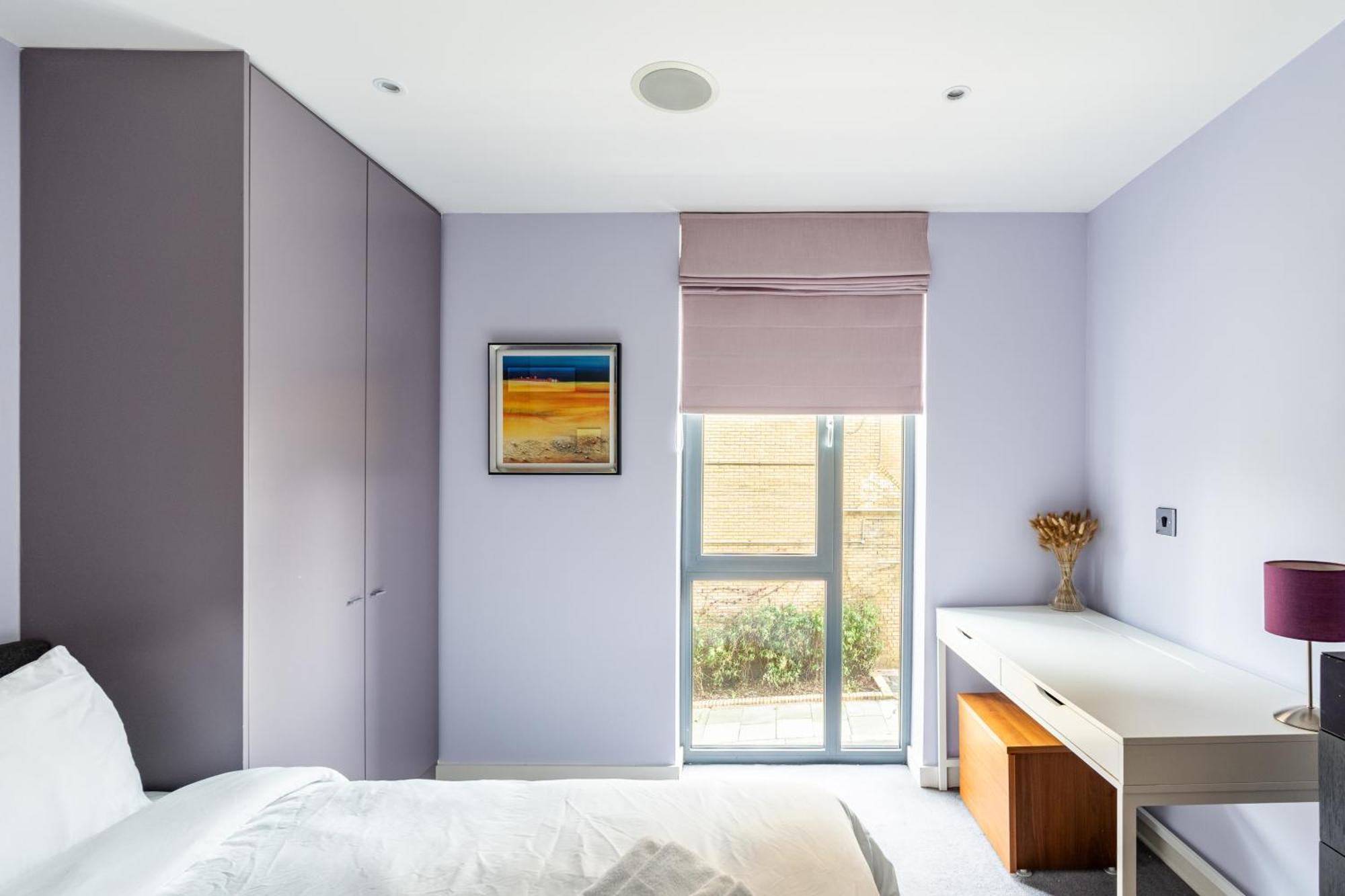 King Beds With En-suite, Private Balcony And Elevator By Iconic Portobello Market Apartment London